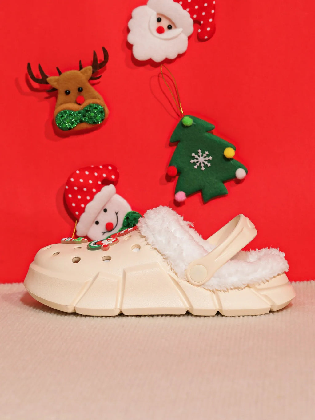 Comfortable Cartoon Christmas Slippers with Plush Lining and Round Toe