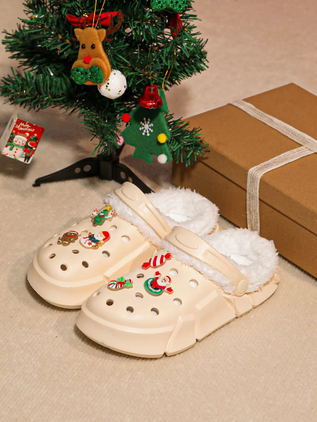 Comfortable Cartoon Christmas Slippers with Plush Lining and Round Toe
