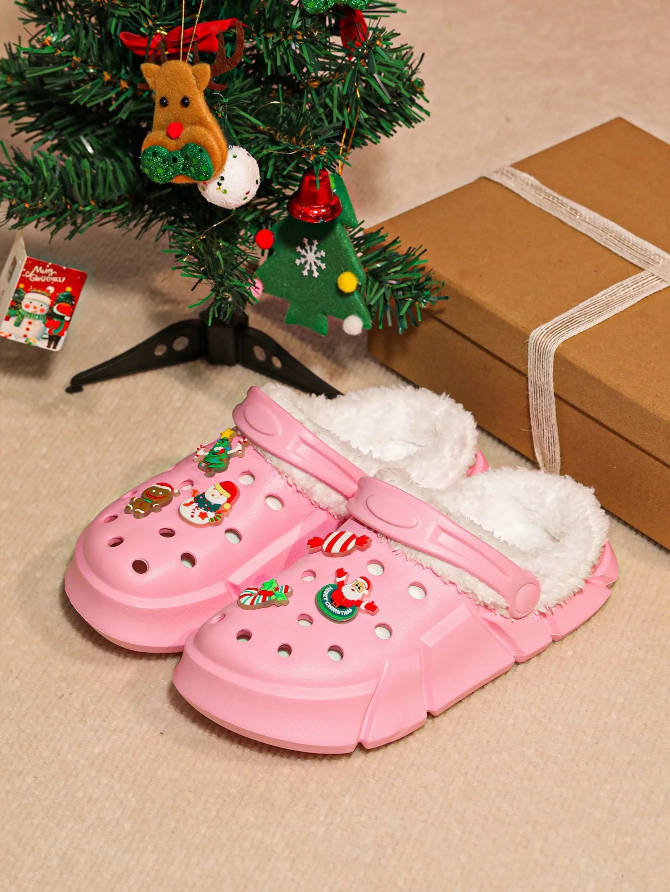 Comfortable Cartoon Christmas Slippers with Plush Lining and Round Toe